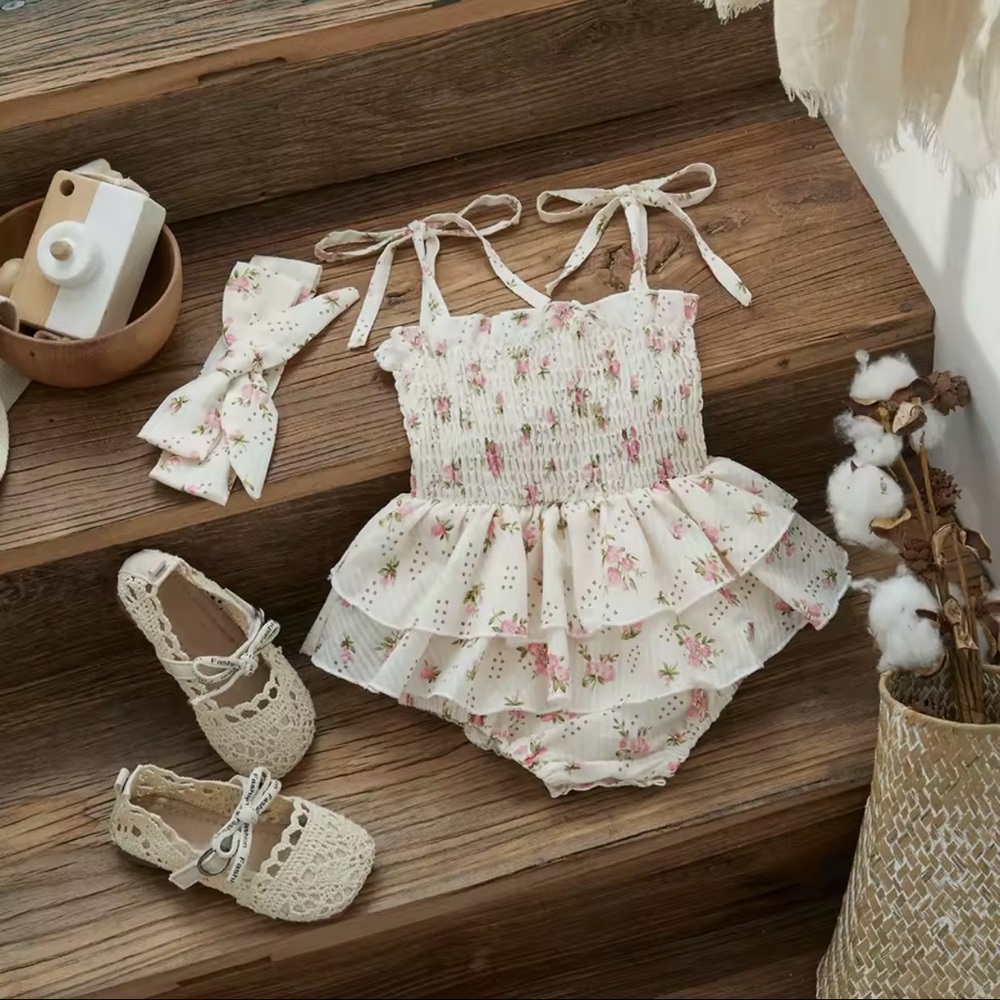 Baby Girl Floral Romper Set. SIZE - 0–6 Months